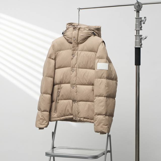 Burberry丨巴宝莉脱袖二合一连帽羽绒服 DDD 配色：卡其色 DDD 尺码：S-3Xl DDD