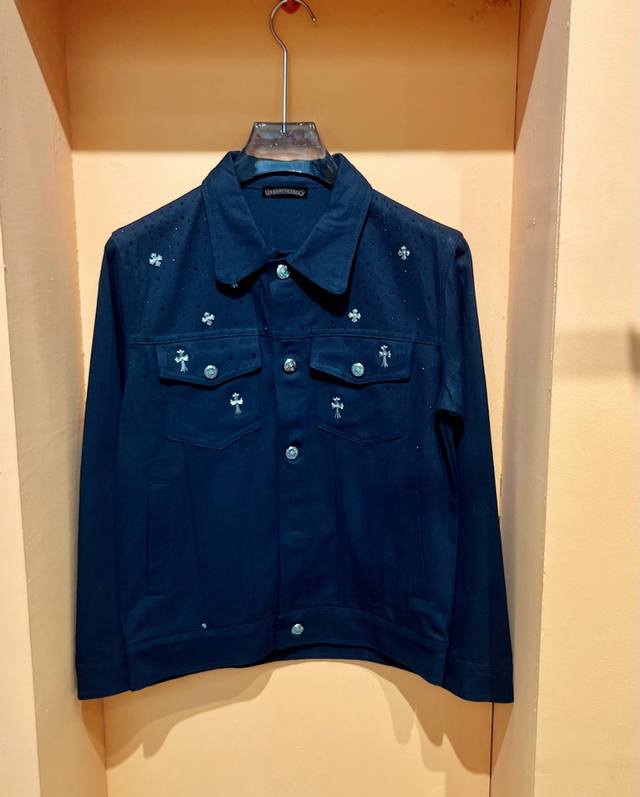 克罗心官网同款，提前发售！Ss秋冬新款男士夹克外套，全高端版本！专柜定制面料 透气舒适度高，细节无可挑剔，品牌元素设计理念，体现高品质。手感细腻柔软！呈现休闲裁