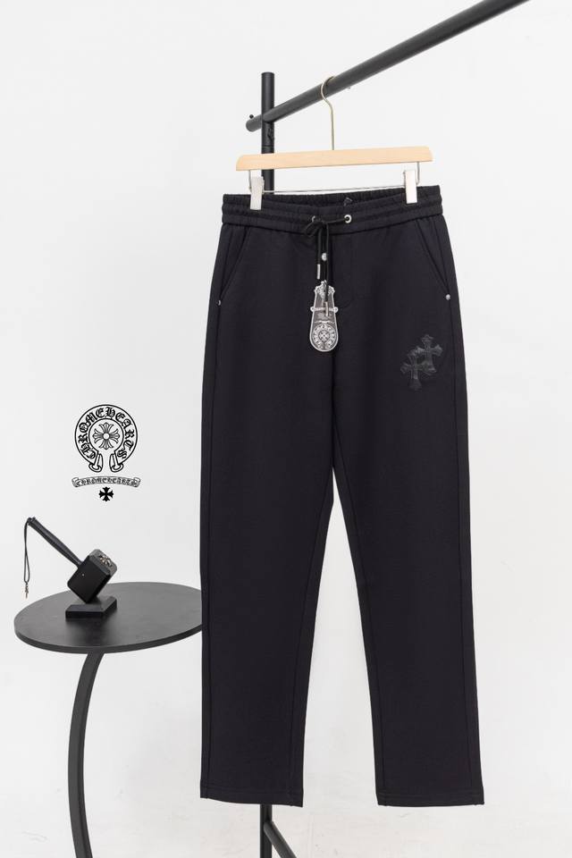 克罗心 新款男士原单休闲裤 卫裤 高端定制 时尚百搭款立体刺绣压花Logo设计 定制原版进口100%针织纯棉面料 进口五金辅料 上身优雅帅气，焕然一新的即视感！