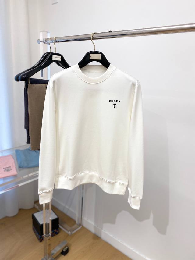 普拉达、新品卫衣，时尚帅气，简约百搭款，胸前顶级装饰图案Logo，定制原版面料，不仅挺括，保持潮流的廓形，又穿着舒适，纱织更细腻，码数M-3Xl DDD