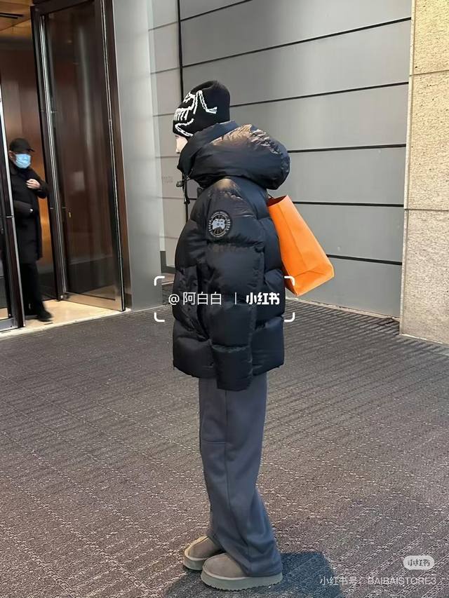 模特图组 DDD 款号：Dc267# DDD 加拿大鹅 限定新款Crofton泡芙羽绒服 DDD 顶级版本，天花板级别 DDD Crofton 松软大面包， 最