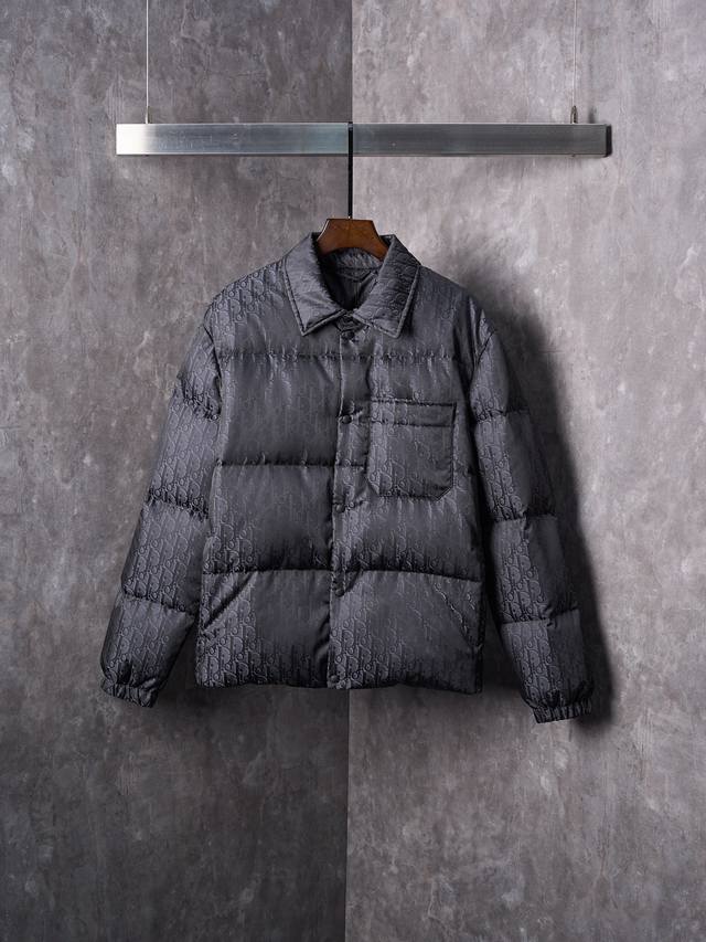 实物挂拍 Dior 迪奥 满幅Oblique印花纽扣衬衫式羽绒外套 DDD 现货 46 48 50 52 DDD 羽绒填充：选用高品质的90白鸭绒作为填充物，经