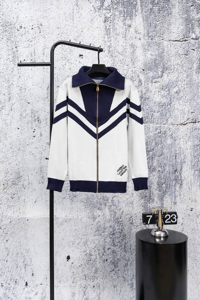 路易威登Louis Vuitton 26Ss新款拉链针织开衫毛衣 王鹤棣同款路条纹字母立领拉链长袖针织夹克外套 DDD Lv 高端产品顶级时尚开衫夹克外套 高级