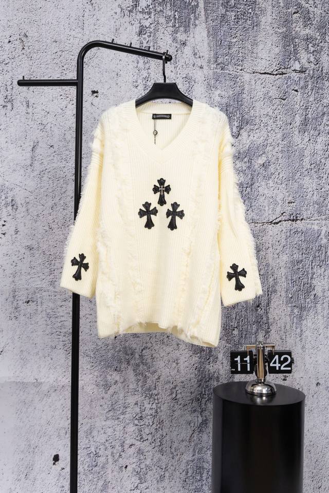 Chrome Hearts Ch克罗心2026新款 十字架氛围感超重工克罗心大毛衣 DDD 粗针圆领拼皮毛衣，面料柔软舒适 没有任何扎肤感，版型宽松舒适又有型，