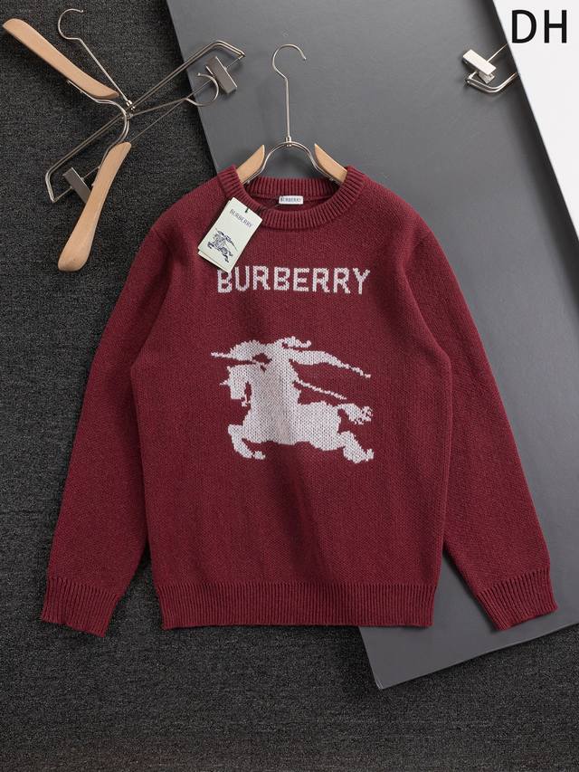 Burberry Bbr 巴宝莉 战马 Bbr 微宽版型S-Xl DDD Bbr 25Ss秋冬款毛衣 新款独家限定 专柜最新款 撞色字母战马Logo图案提花圆领