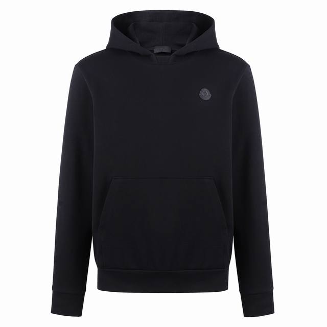 Moncler 背面标识连帽卫衣 DDD 原版6,150购入开发，面料采用420克新迈巴赫精梳棉毛圈卫衣料，罗纹采用480克2*2全棉精梳棉罗纹，面料酵洗，高温