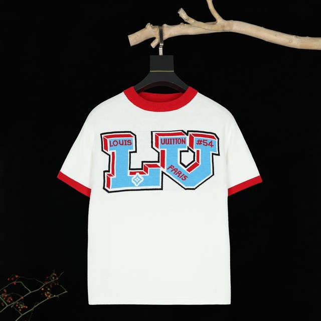 Louis Vuitton路易威登 前后提彩色Lv花，袖口领口订制配红色边，针织毛织短袖 DDD 此款短袖针织衫取材密纺棉布 经典版型 采用提花针织工艺完成前后