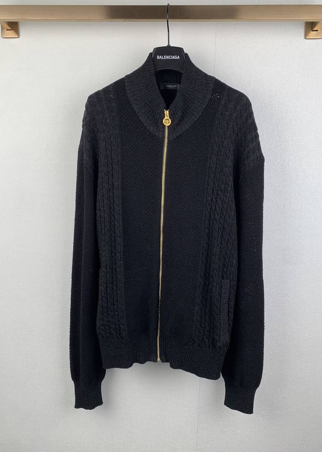 Versace25Ss高领套头拉链提花针织衫 DDD 正品14935购入开发 DDD 60支双股精梳棉棉线 DDD 30支棉圈圈纱 DDD 采用进口机 Soto