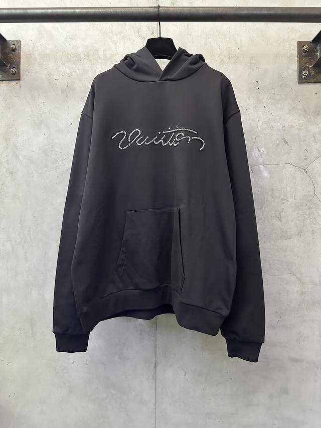 Louis Vuitton Ss25 Lv刺绣珠片标识卫衣帽衫 DDD 面料：采用380克双股毛圈，原版定染灰色 螺纹采用同缸配套定染1*1双纱螺纹。定制五金