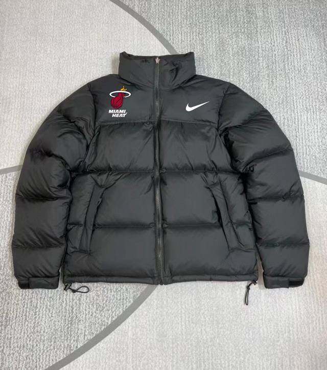 不是羽绒免费送 DDD 降价清货 真羽绒版本 DDD Nba X Nike耐克迈阿密热火队训练服白鸭绒羽绒服 DDD 降价亏本捡漏福利，真羽绒版本，清货回资金给