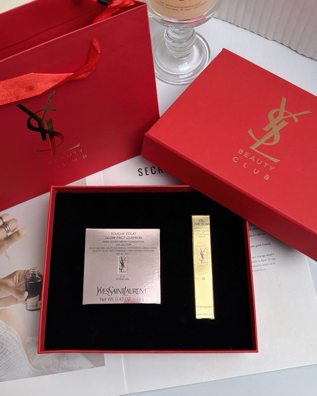 Ysl红金礼盒 Ysl星辰气垫小金条28＃两件套礼盒 海南离岛免税店防伪标 扫描可查真伪 把高定美妆仪式感拉满的送礼王 DDD Ysl这款红金礼盒，是把 高定美