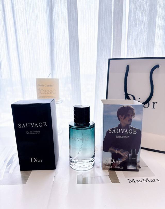 Dior旷野男士香水100Ml 配手提袋 扫码标 Dior迪奥Sauvage清新之水旷野男士淡香水，100Ml Dior销量最高最出名的一款男香，一次源自辽阔世