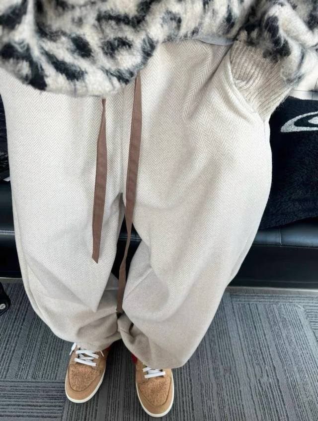 Carhartt卡哈特 重磅皮标毛呢料人字纹雪尼尔弯刀复古宽松长裤情侣款 DDD Color: 杏色 Size: M-Xl DDD M 腰围94 臀围132 裤