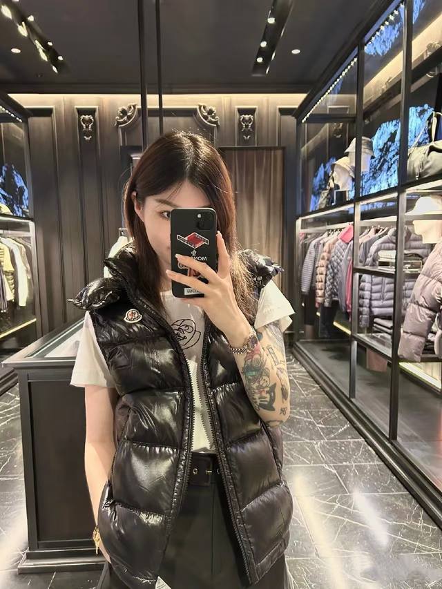 顶级版本，区别市场货 2025 蒙口玛雅经典连帽马甲背心顶级 核心自减，真正的独家款秋冬的内搭神器迟来的渠道好货，基础风格，可以单穿还可以搭配叠穿，会更有层次感