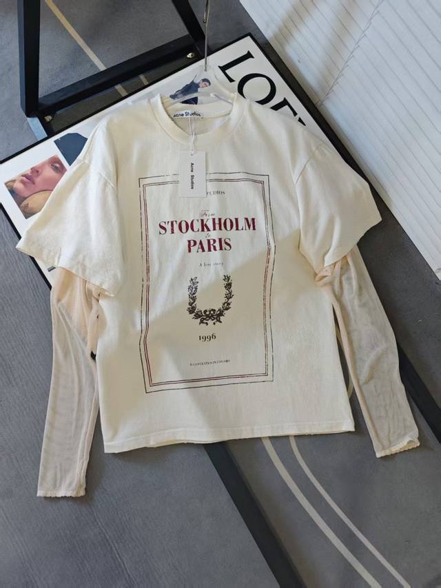 最新款我不允许你不知道这件假两件 DDD 慵懒又防晒！ DDD 复古徽标印花宽松假两件拼接网纱长袖设计太妙啦，网纱若隐现的朦朦胧感给基础款注入了温柔！ DDD