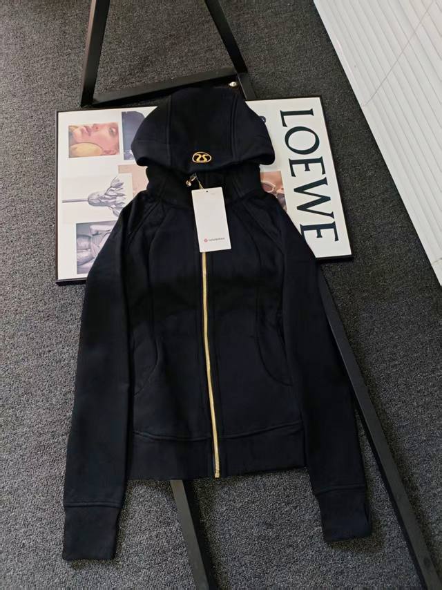 黑金 ，加绒款，Lululemon草莓奶昔360度无死角修身款加绒金色拉链卫衣外套，Lululemon露露乐檬Scuba系列女士全拉链修身长袖连帽衫金标外套，棉
