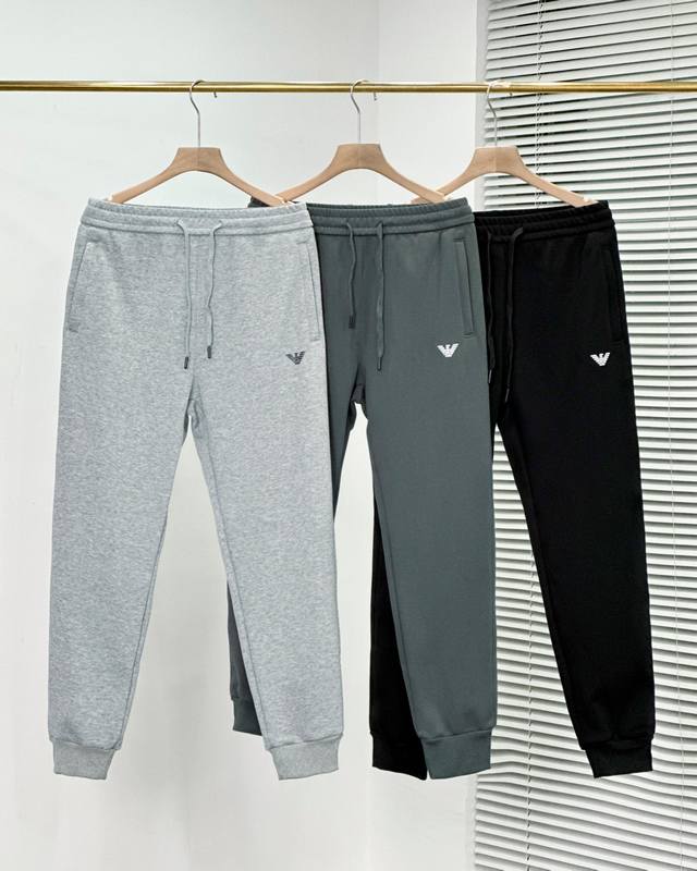 银狐绒 DDD Emporio Armani 阿玛尼Ea鹰标 加绒卫裤 独家，冬天里的醉爱 追根溯源，从骨子里自带的罗曼蒂克 DDD 重磅有分量！450克高克重