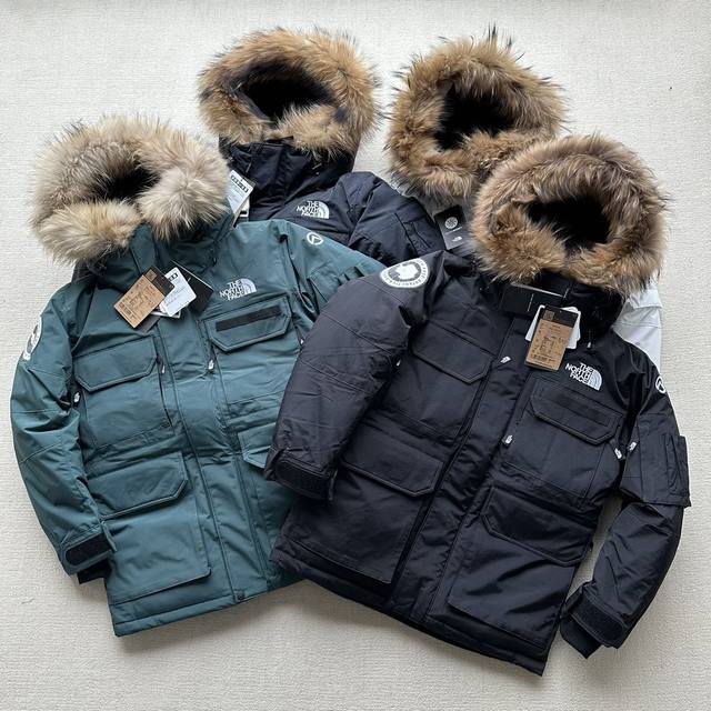 羽绒服抗寒0下40℃ DDD 整件衣服重达4斤 市面最强货品质 DDD 有很多低端产品 谨慎 DDD 东三省 河北 内蒙古 新疆的需求人看过来， DDD 天花板