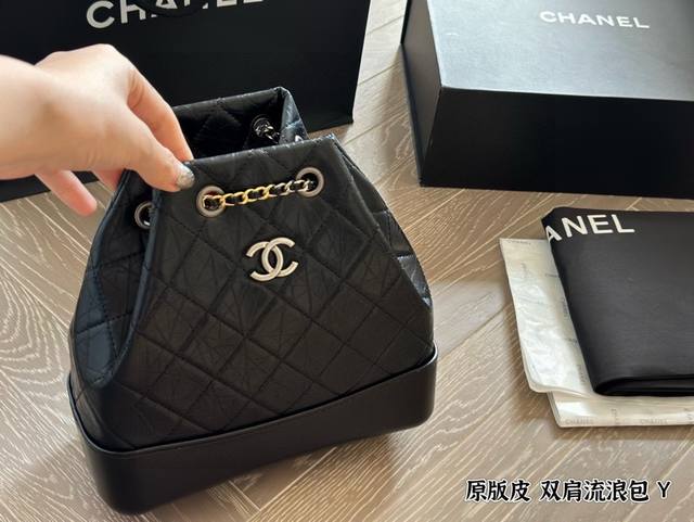 原版皮 DDD 香奈儿Chanel Gabrielle流浪双肩包 DDD Chanel Gabrielle双肩包是可以很久的双肩流浪包。这款双肩包没那么容易撞大