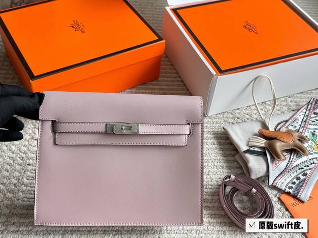 配盒 DDD Size：22*18Cm DDD 新出皮 DDD 跳舞包 Kelly Danse DDD Logo齐全 DDD 版型正宗 可以有多种用法 DDD