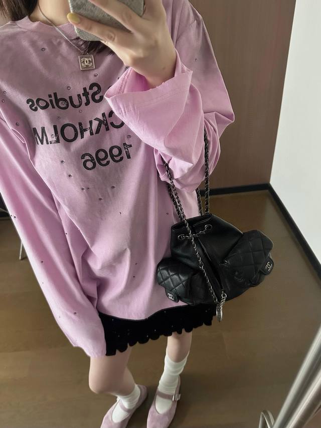 特价 DDD 新款烫钻做旧泼墨字母Logo粉色长袖 DDD 视觉制造机穿上直接C位出道！ DDD 粉粉嫩嫩的颜色 遛弯穿搭果然还得Acne DDD 长袖T怎么搭