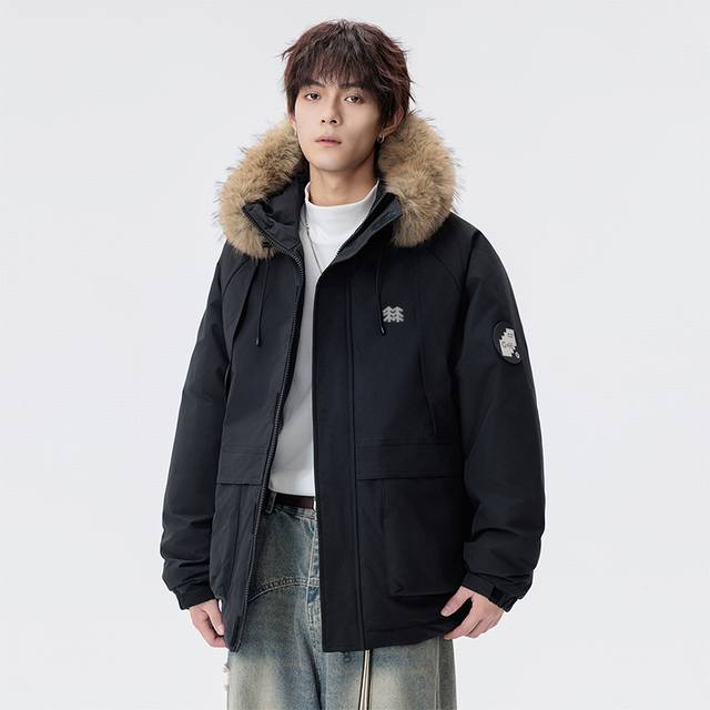 可隆 Kolonsport羽绒棉服貉子毛连帽派克棉衣外套，男女同款，冬季衣橱必备的一款人气棉衣， 上身超级好看！ 纯天然手塞羽绒棉填充，每个部分充棉饱满 给人温