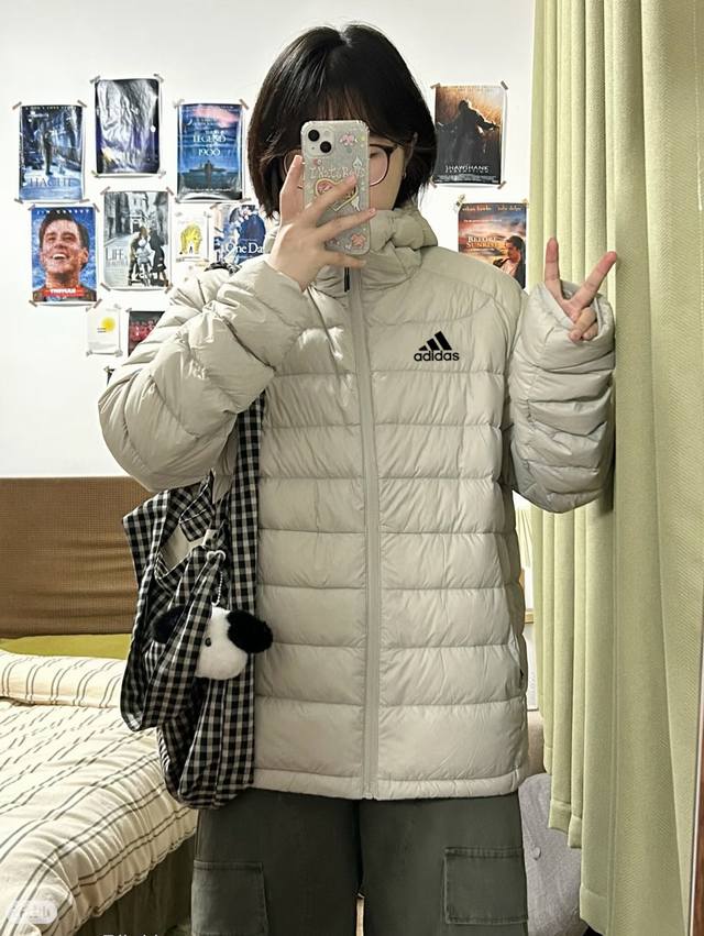 不是绒子含量90原地立马绝经 DDD 90绒子含量阿迪达斯Adidas排骨羽绒服 DDD 高品质90鸭绒带来持久轻暖感受 DDD 采用绒子含量90%优质鸭绒 D