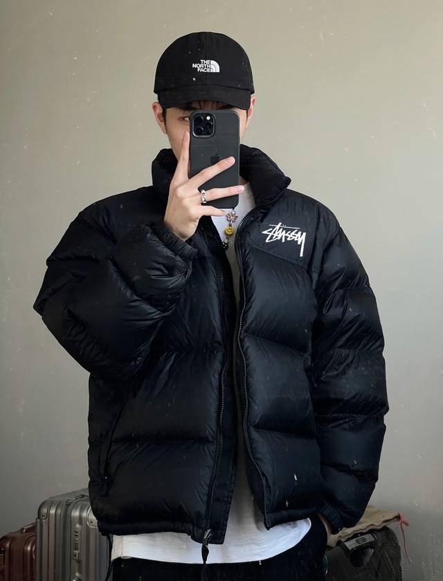 不是羽绒免费送 DDD 降价清货 真羽绒版本 DDD Stussy斯图西白鸭绒羽绒服 DDD 降价亏本捡漏福利，真羽绒版本，清货回资金给工厂P结加工费，请认证楼