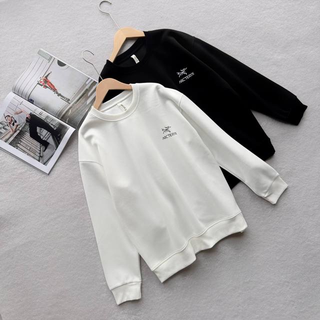 Arc'teryx始祖鸟休闲宽松圆领卫衣， 运动户外上衣 DDD 官网同步发售，甄选320G四面弹氧气面料，打造三维立体空间，面料兼具厚度质感与弹性，吸湿透气，