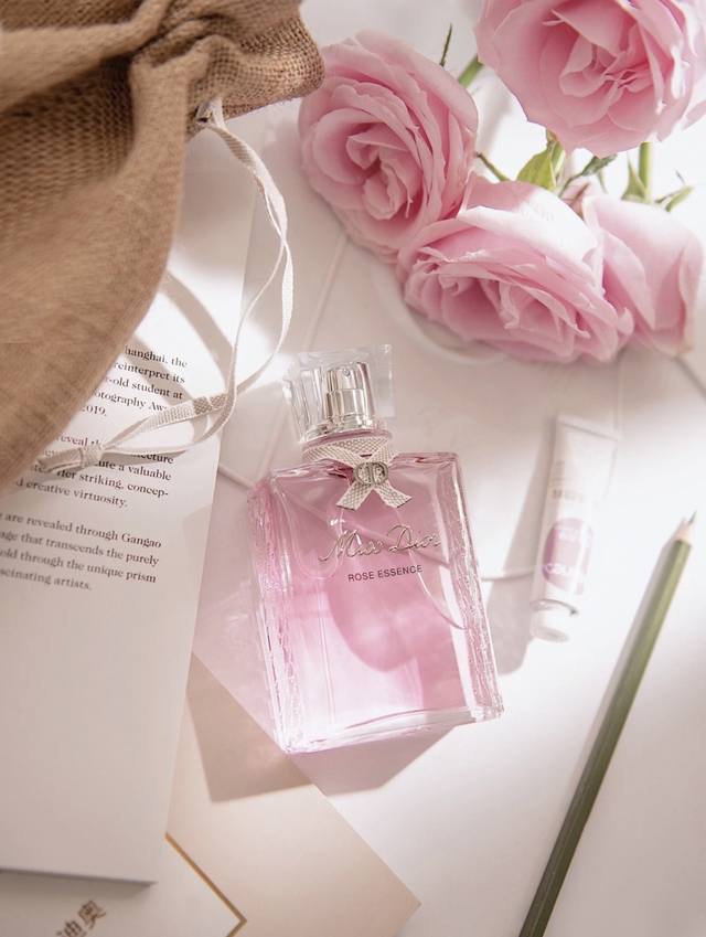 Dior越南版本玫影花镜香水Edt100Ml 越南进口 海关扣押 配手提袋 高端商品 塑封拆毁概不退换 敬请谅解！！格拉斯五月玫瑰的馈赠 DDD 迪奥玫影花镜香