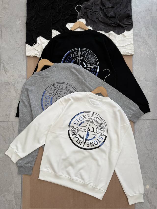 上新 加绒加厚 下单备注 DDD 石头岛25Ss春秋新款经典基础款圆领卫衣，上身帅气百搭不挑人，休闲运动均可驾驭，经典永不过时绝佳初秋出行穿搭必备单品 DDD