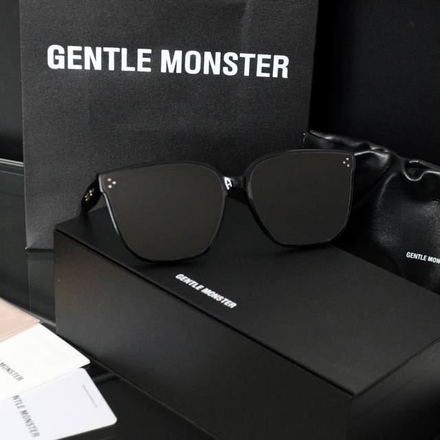 Gm代工厂P出货，眼镜防刮膜撕掉概不退换 DDD 型号:Palette DDD 材质:板材 蔡司镜片 DDD Gentle Monster.Palette墨镜,