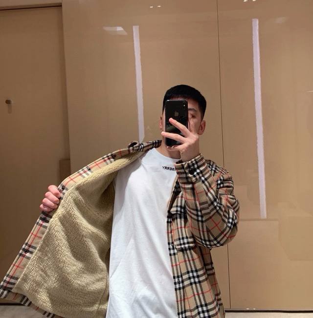 特价 码全 DDD 巴宝莉 Bbr 25Fw 经典羊毛格纹羊羔毛棉服外套 DDD 轻奢主义 男女日常通勤穿搭必备单品 正确版本 随意对比 DDD 详细特征 DD