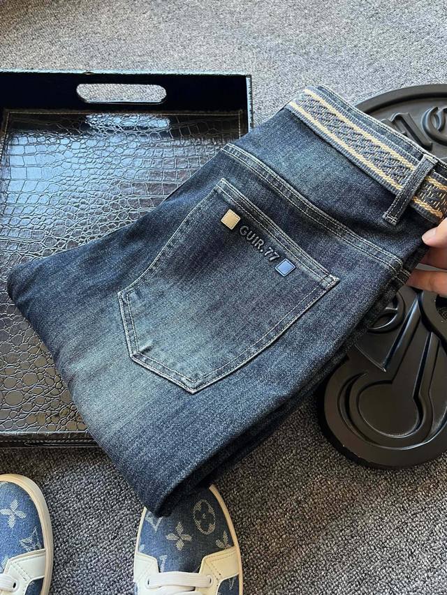 特价清仓福利 赠送腰带！库存：30，31，38 DDD 人气爆款！Balenciaga 巴黎世家双B重工水洗牛仔裤！恒隆在售万元级，款号：9822 DDD 巴黎