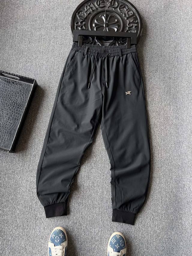 顶级羽绒裤！ DDD 人气爆款！Arc'teryx 始祖鸟专柜新品白鸭绒羽绒裤！恒隆在售万元级，款号：8808 DDD 始祖鸟家今年定制高端锦棉面层面料，做了液