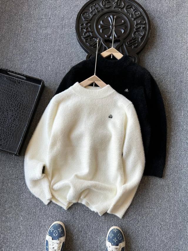 专柜一体天鹅绒！ DDD 人气爆款！Moose Knuckles 慕瑟纳可加拿大专柜新品天鹅绒圆领加绒毛衣！恒隆在售万元级，款号：2324 DDD 慕瑟纳可家今