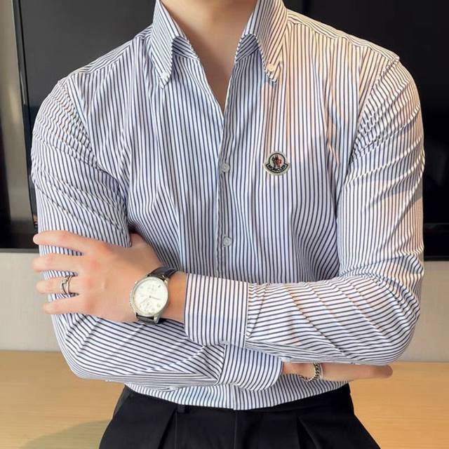 Moncler 蒙口条纹牛津纺长袖衬衫 DDD 品质没什么好说的 DDD 每年每季谁都Bi买的牛津纺衬衫 DDD 人人都需要的东西 DDD 基础，百搭，好穿，各