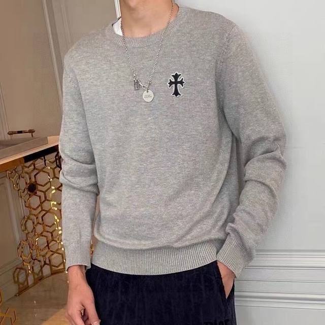 2025Ss克罗心冬季新款男士圆领毛衣！ DDD 非常熟悉的经典款毛衣也是常青款，每个人都需要的基础百搭款式 这次对编制手法做出突破 独特的提花纹理 带领新的时