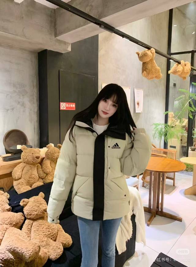 进口优质90绒鹅绒阿迪 Adidas冬季美式潮流抗寒90鹅绒羽绒服男女情侣款连帽羽绒服 DDD 面料采用磨砂手感面料 摸起来很舒服 6级防水 总之一个字非常非常