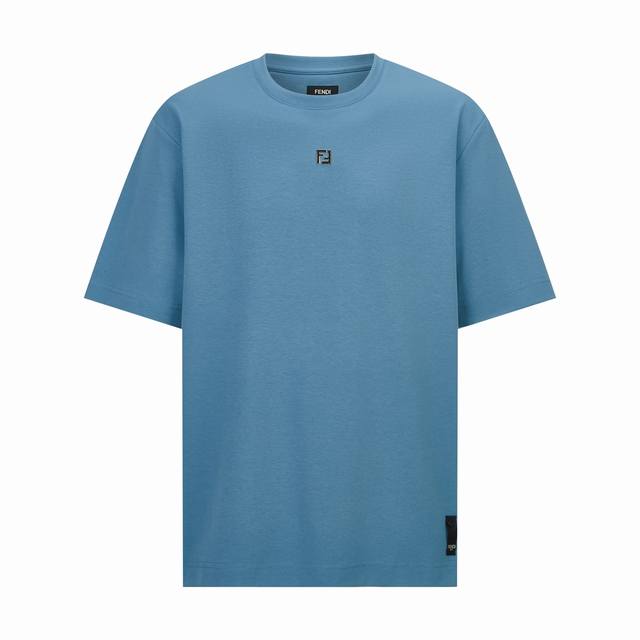 专柜1:1版本 DDD 品名: Fendi 芬迪双F五金烫标圆领短袖T恤 DDD 尺码：S-Xl DDD 颜色：黑色 白色 卡其色 灰蓝 宝蓝色 DDD 面料：