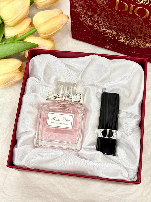 礼盒不优惠 ！专柜原单！ 配打包箱 #铁了心都要入，一生只做一件事，一生只爱一个人，我爱你，你随意# 50Ml迪奥甜心888哑光限定礼盒 掌柜重磅推荐给大家！买