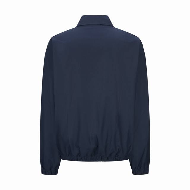 专柜1:1版本 ] DDD 品名: Prada 普拉哒刺绣标识拉链行政夹克翻领外套 DDD 款号：205 DDD 尺码：46-48-50-52 DDD 颜色：藏