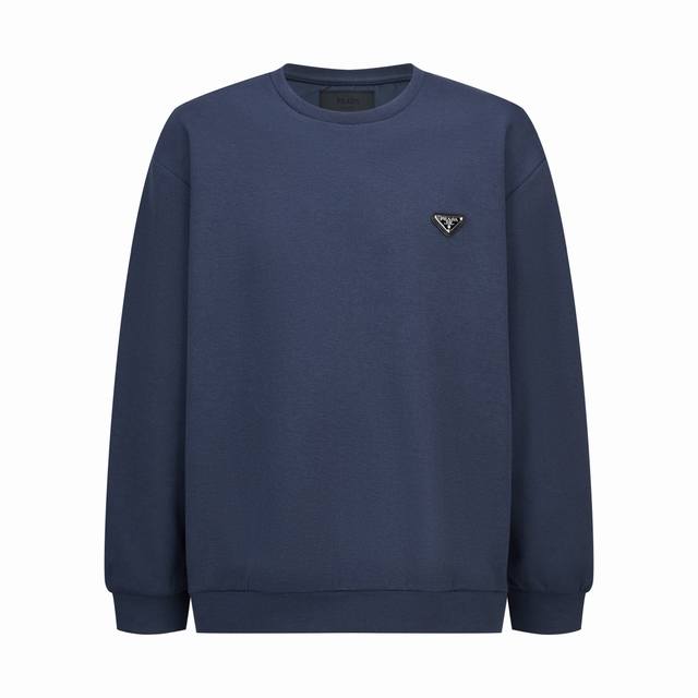 专柜1:1版本 ] DDD 品名: Prada普拉达 尼龙拼接三角刚标圆领卫衣 DDD 款号：043 DDD 尺码：S-Xl DDD 颜色：黑色 蓝色 DDD