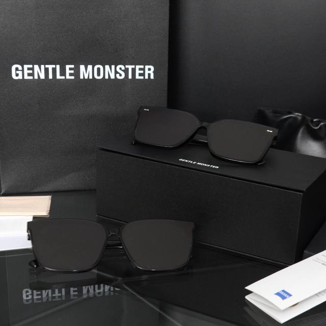 DDD Gm代工厂P出货，眼镜防刮膜撕掉概不退换 DDD 型号:Sal DDD 材质:板材 蔡司镜片 DDD Sal板材时尚方形眼镜墨镜太阳镜Gentle Mo