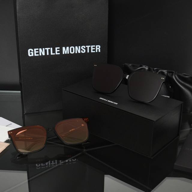 DDD Gm代工厂P出货，眼镜防刮膜撕掉概不退换 DDD 型号:Lo Cell DDD 颜色:黑色，茶色 DDD 材质:板材 蔡司镜片 DDD Gentle M