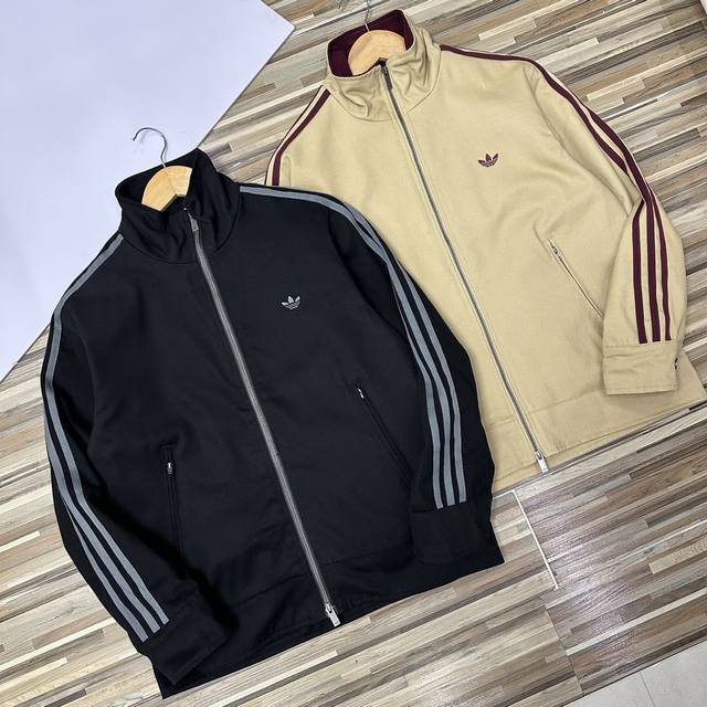 上新供 2025春季新款情侣款男女同款万针刺绣Logo双拉链外套！男士立领外套夹克三叶草夹克外套男子三条杠夹克外套Adidas阿迪达斯女子三条纹运动健身休闲百搭