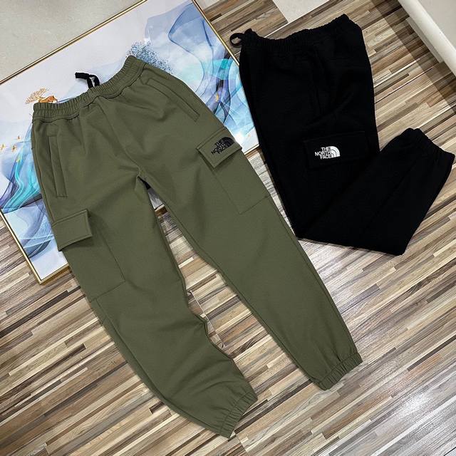 上新 冬季加绒加厚保暖韩代购500加！北面机能两侧大口袋经典男士工装长裤 高逼格！万针刺绣Logo！Thenorthface 冬季加绒加厚保暖北面立体剪裁户外机