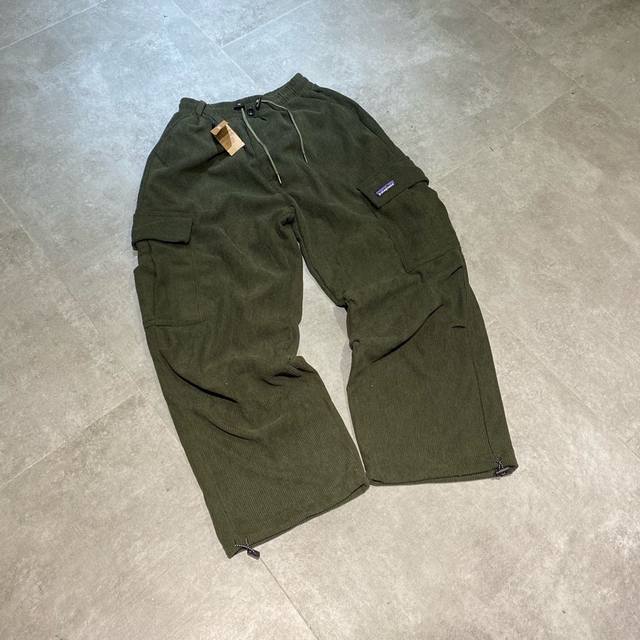 Patagonia巴塔哥尼亚 特厚绣标灯芯绒重磅大口袋裤脚抽绳内里加绒工装廓形宽松长裤情侣款 DDD Color: 军绿色 Size: M-Xl DDD M 腰