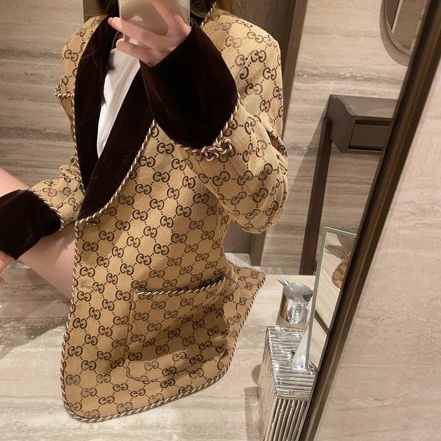 特价 DDD Gucc* 古驰 双G提花西装外套 DDD 限定款 高级定制复合套里加肩棉 麻绳编织 设计各大网红明星同款重工西装面料裁剪 手感极佳！超级细腻，这