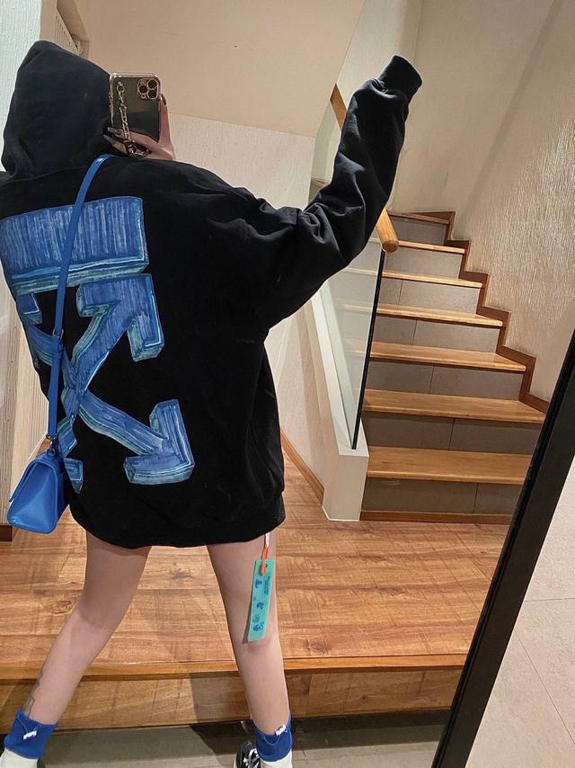 特价 蓝色 DDD Off White 蜡笔箭头加绒卫衣帽衫 DDD 我真是美服私藏爱好者 DDD 好看的衣服一件不错过 DDD 蓝色本身就很仙了- DDD 完
